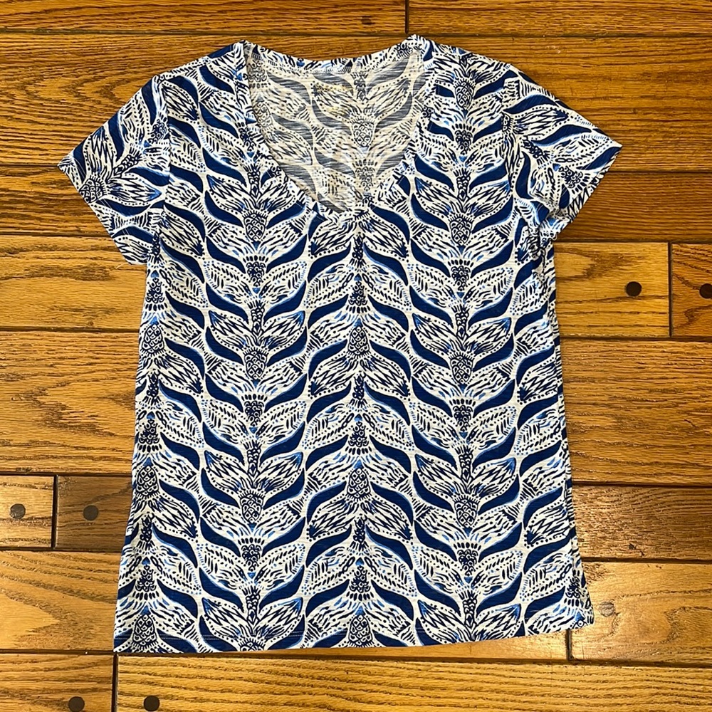 Lily Pulitzer V- Neck, Large